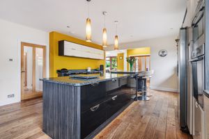 Kitchen Diner- click for photo gallery